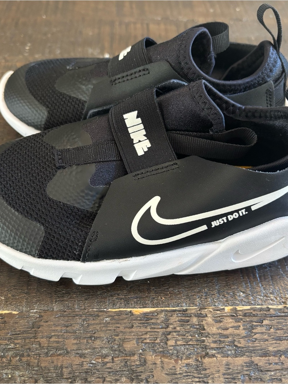 NWOT Nike Toddler Black Slip-On Sneakers, size 10 - Picture 2 of 5